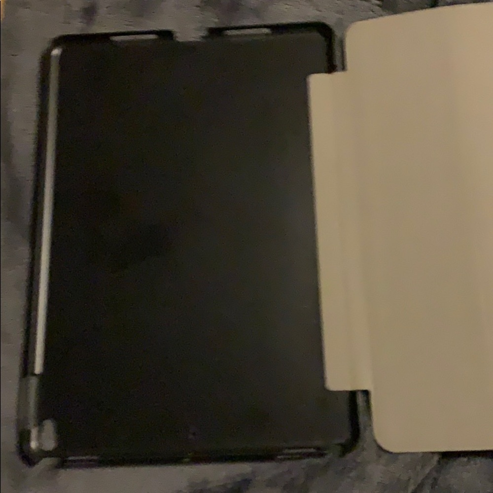 IPad case - Picture 4 of 5